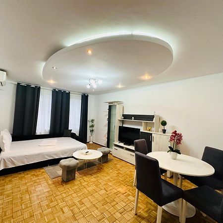 Chic Comfort 1Bdr With Landmark View - Concerthall Bucureşti Eksteriør bilde