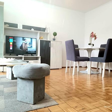 Chic Comfort 1Bdr With Landmark View - Concerthall Bucureşti Eksteriør bilde